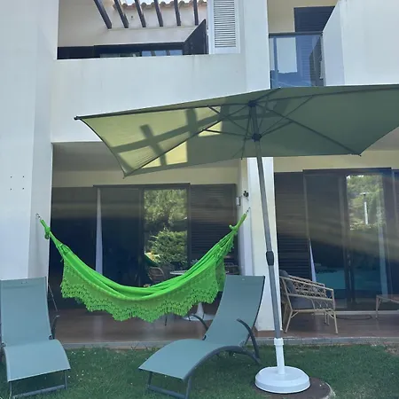 Jaqueline And Golf House *