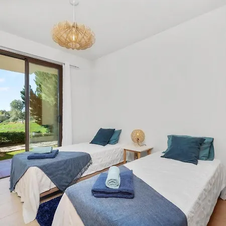 Jaqueline And Golf House Daire *